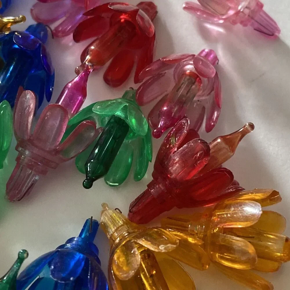 Christmas Floral Petal Plastic Light Covers (34) Reflectors w/ Bulbs Vintage